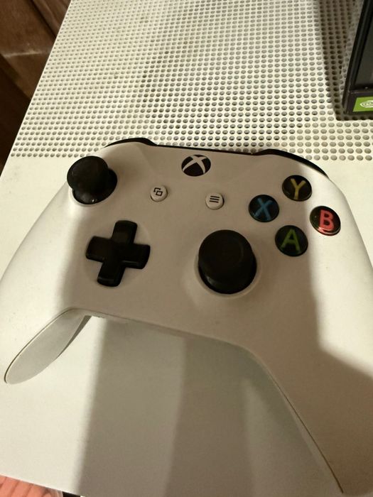Продаю xbox one s