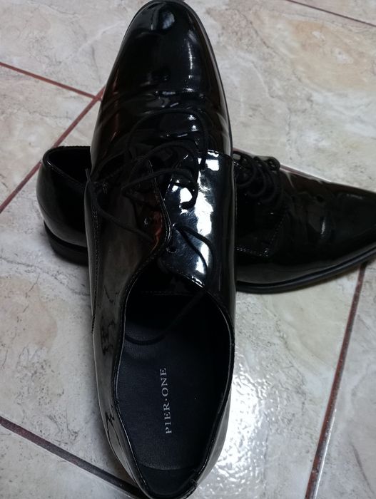 Pantofi noi lac Nr 46