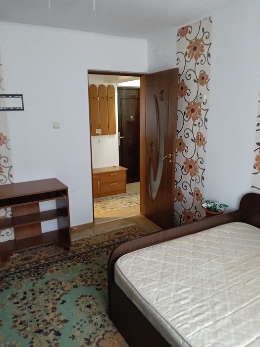 Închiriez garsonieră. pe termen lung.