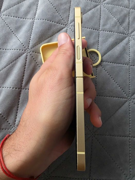 Samsung z flip 6 Gold Yellow