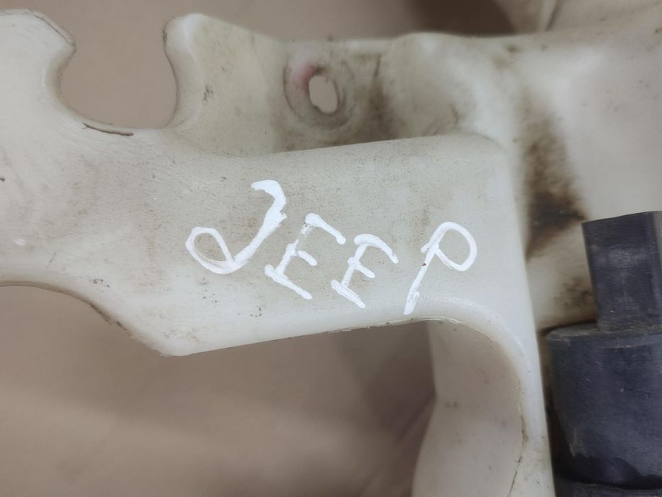 Vas lichid parbriz M145148 Jeep Grand Cherokee WK2 (2010 - 2014)