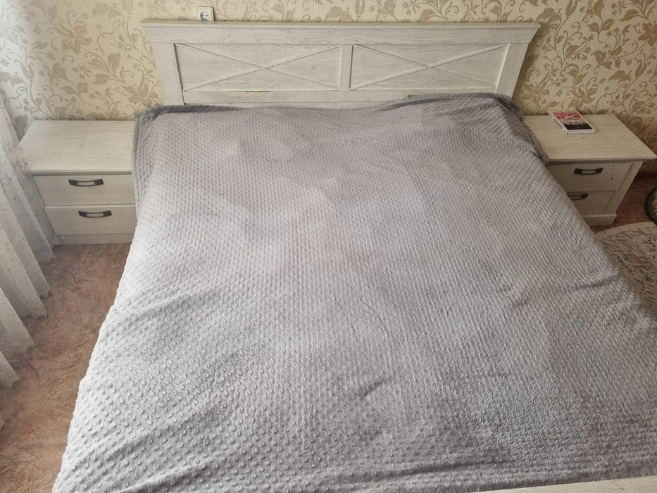 Продам мебель спальня коридор и дверь