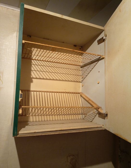 Продам навесной шкаф одностворчатый