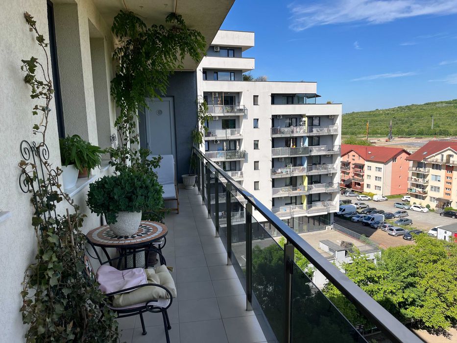 Apartament cu 3 camere de inchiriat, Borhanci, parcare subterana, balcon panoramic, 10 minute de centru