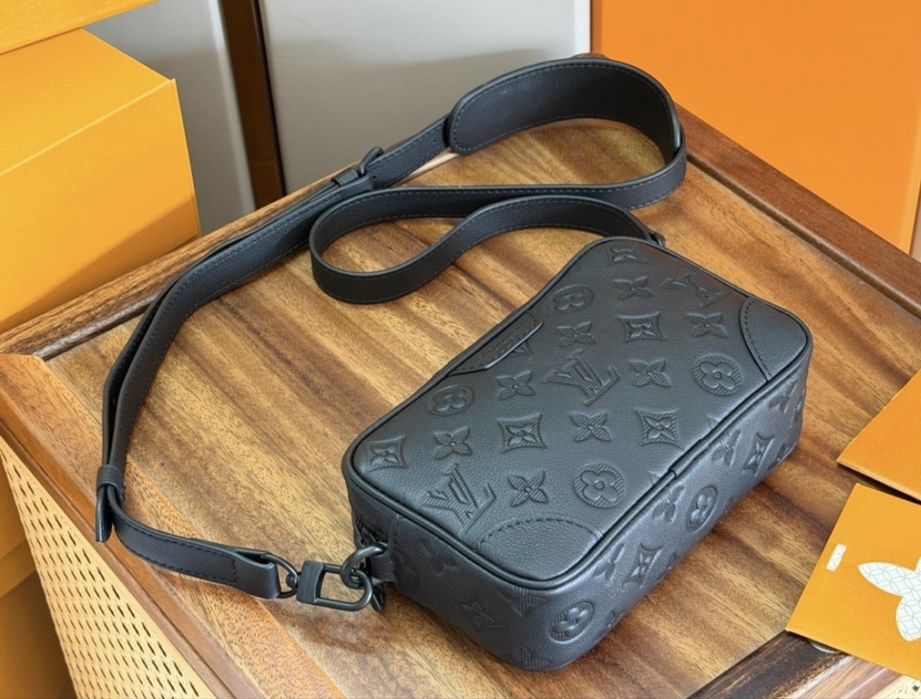 В продаже сумка Louis Vuitton