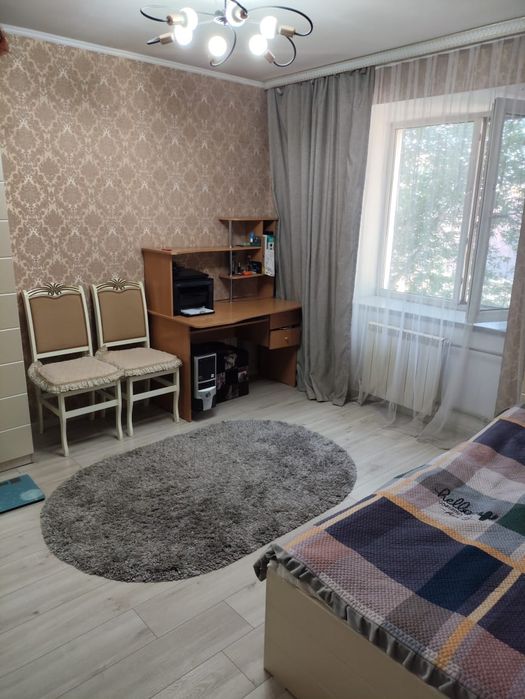 Продам 4-х комн. квартиру в центре города