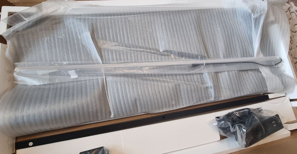 Геймърско бюро  с  LED осветление