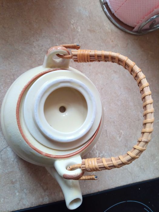 Намалям 50 процента.Стара посуда в добро състояние