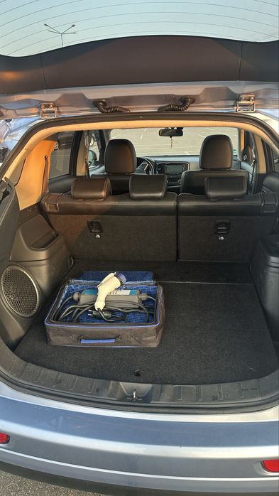 Mitsubishi Outlander PHEV 4x4 | Proprietar | Fiabilitate Japoneză | Fără incidente