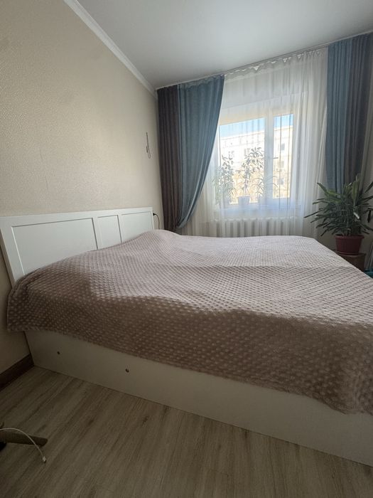 Продаю кровать с матрасом