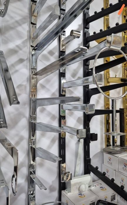 Вещалка рельс на стенный,улгуржи дӯкон ва савдо мажмуалари  учун.