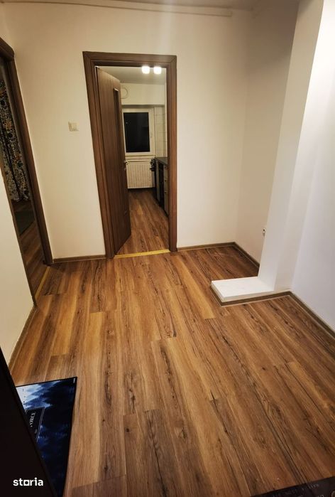 Garsoniera Aparatorii Patriei 4 min metrou 41 mp decomandata etaj 4