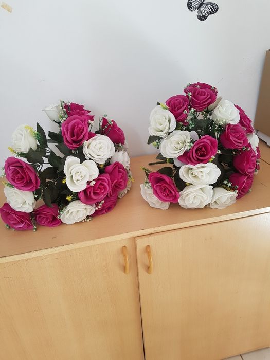 Цветы искусственные букетом.