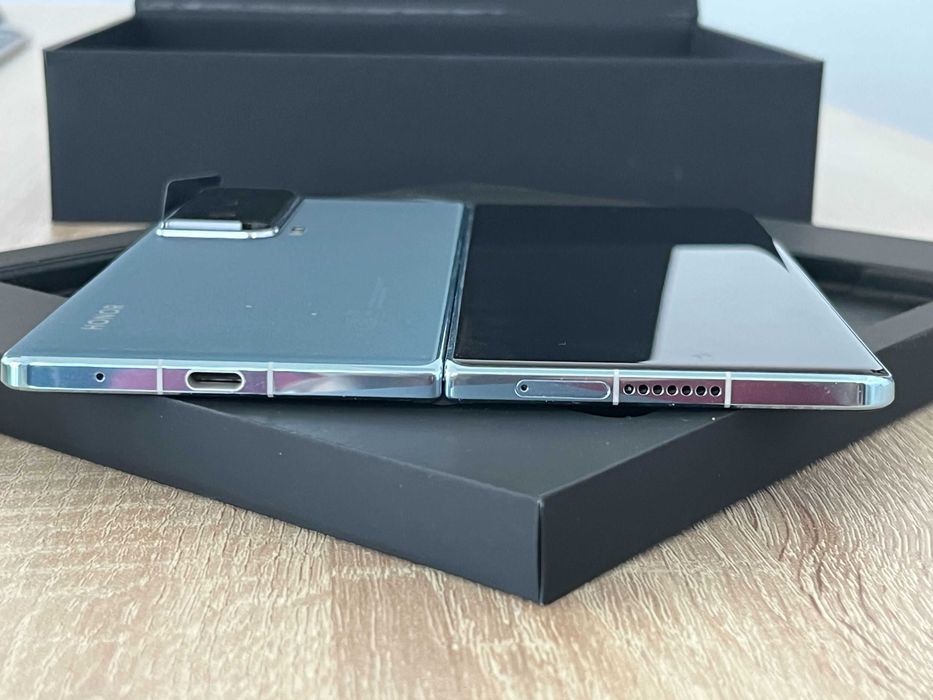 Honor Magic Vs, Cyan