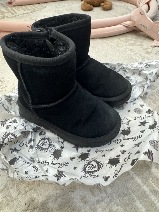Зимние детские угги