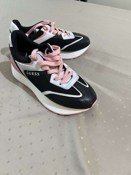 Дамски сникърси Guess