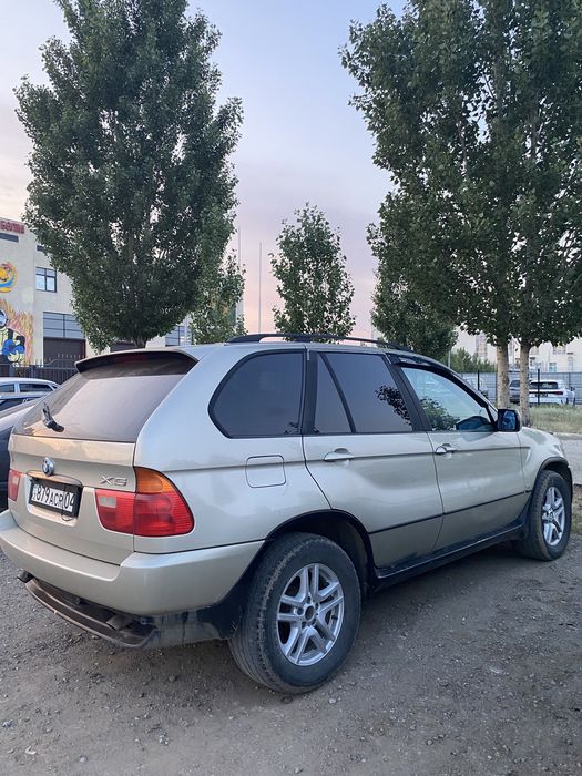 Продам БМВ Х5.