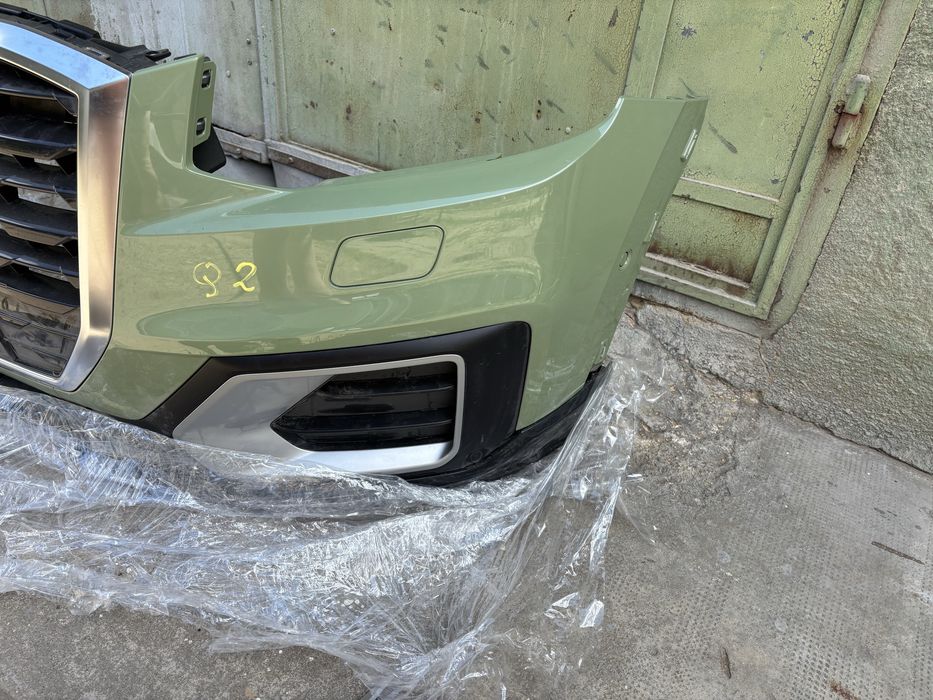 Bara fata Audi Q2 completa