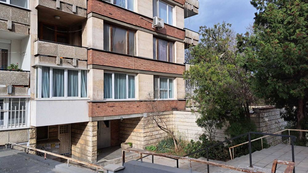 Дава се под наем Тристаен апартамент в София, Лозенец - 103 кв.м за 750 € - Снимка #18