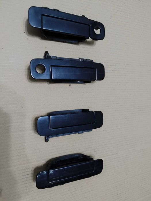 Внешние ручки дверей на Ауди Audi 100 A6 C4