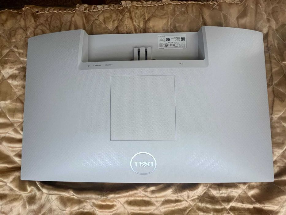 Чисто нови монитор  Dell