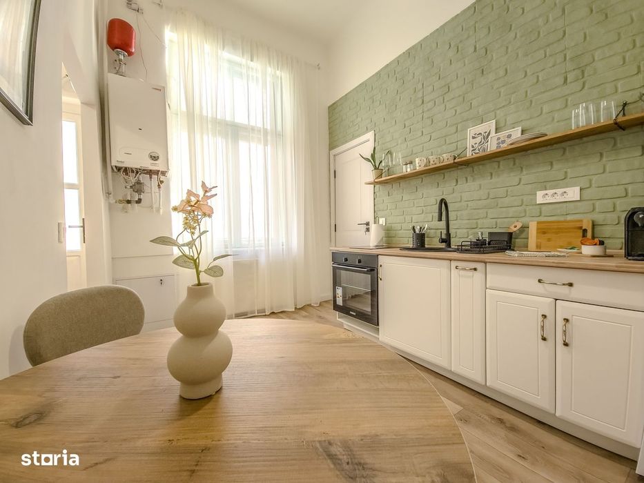 Apartament ultrafinisat, clădire monument istoric – Central