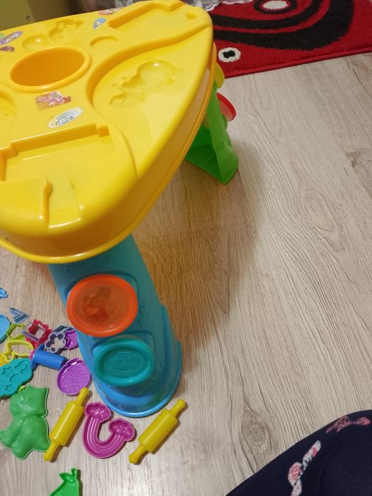 Măsuță pentru plastilina