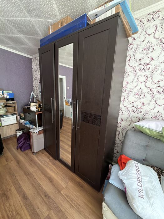 Срочно продам шкаф