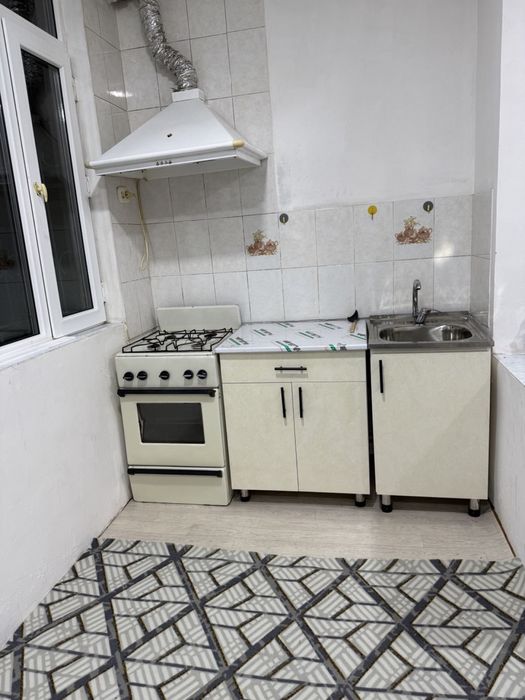 Сдаётся в аренду 1 этаж Каракамыш 2/1 почти вдоль дороги без маклера