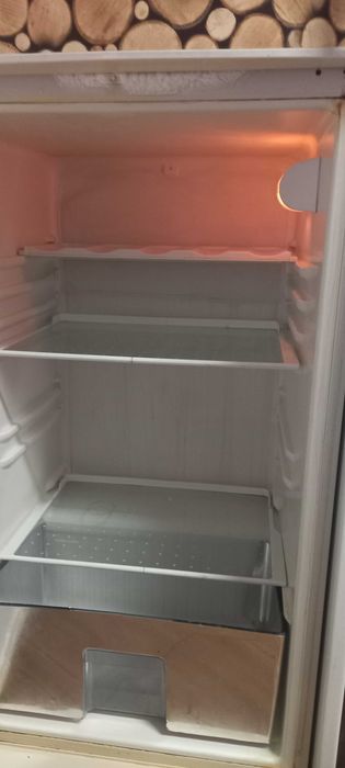 Хладилник с фризер
