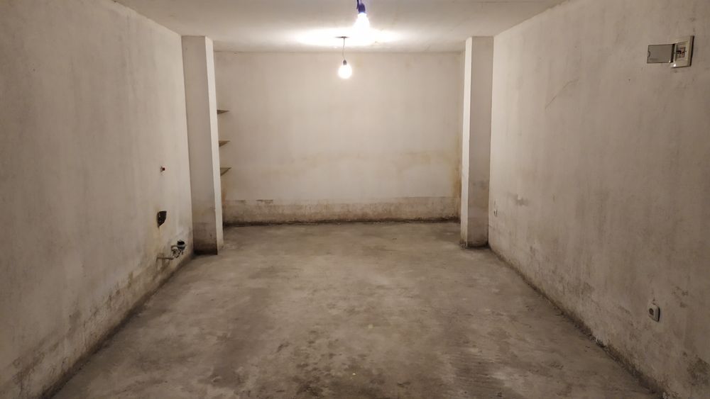 Дава се под наем Гараж / Паркомясто в Стара Загора, Три чучура - юг - 21 кв.м за 51 € - Снимка #1