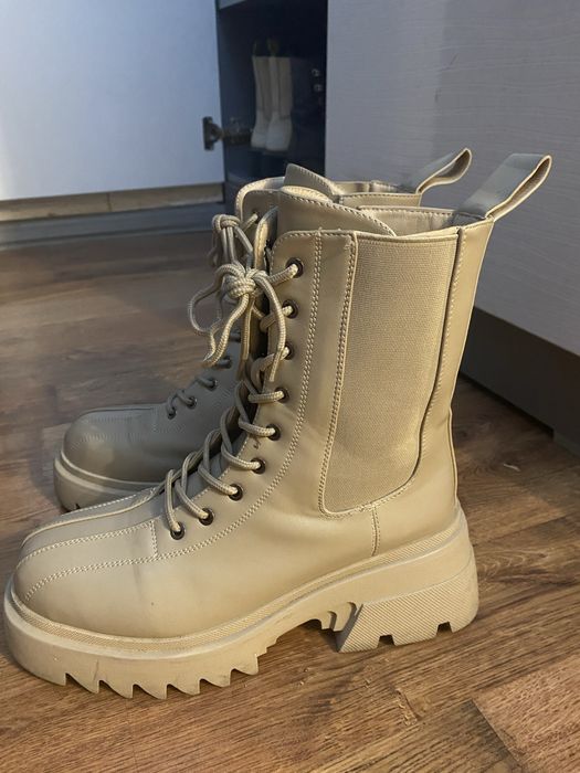 Женские зимние ботинки