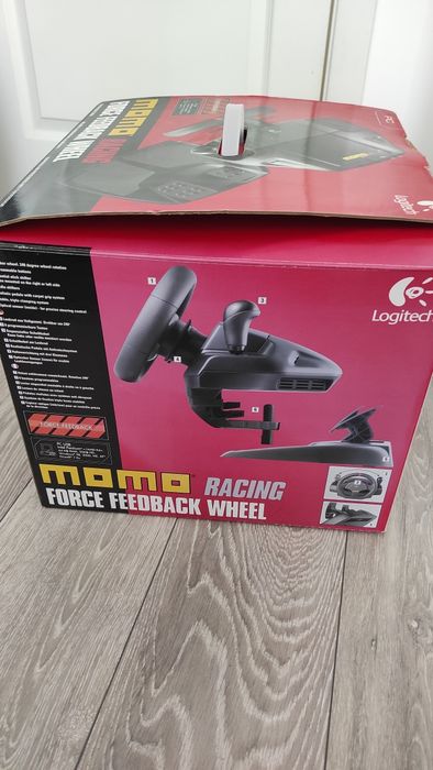 Кормило Logitech Momo Racing Force Feedback Wheel