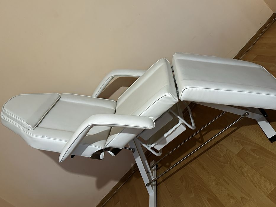 Кушетка за козметик/ масаж /миглопластика/ микроблейдинг