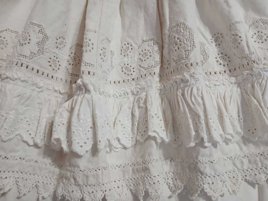 Poale urgent  tradiționale românești țesute în război, apoi lucrate ma