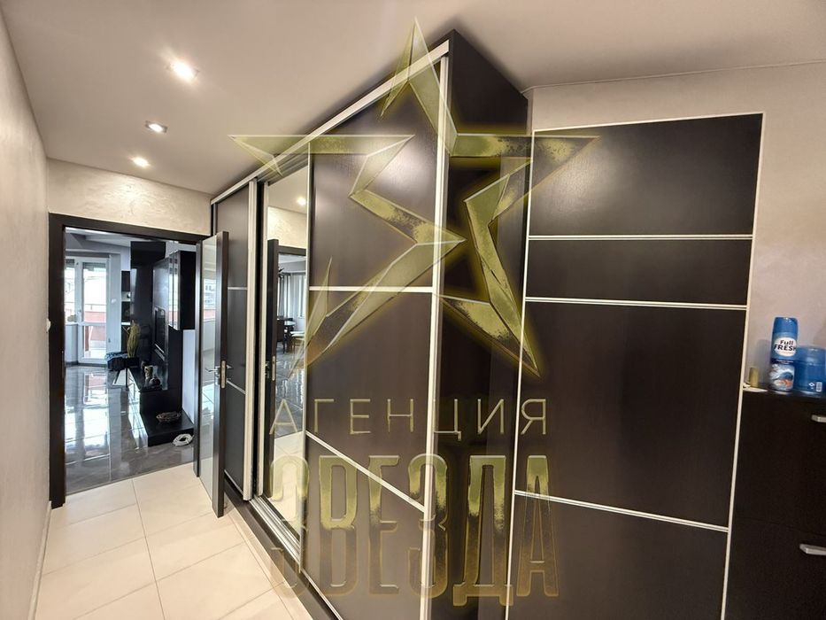 Обзаведен 3-стаен с опция за Гараж - до пешеходния мост, супер цена!