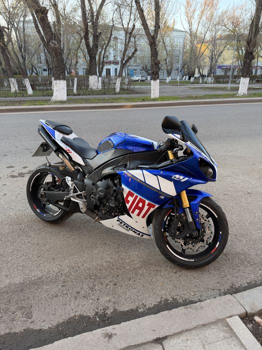 Yamaha R1 2010 линза