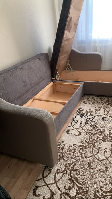 Продам диван с креслой