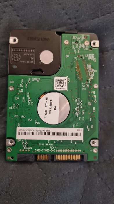 Продавам хард диск