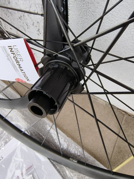 Нови DT Swiss HE 1800 Spline 32 28" HYBRID 12х100 12х142 Шимано хъб