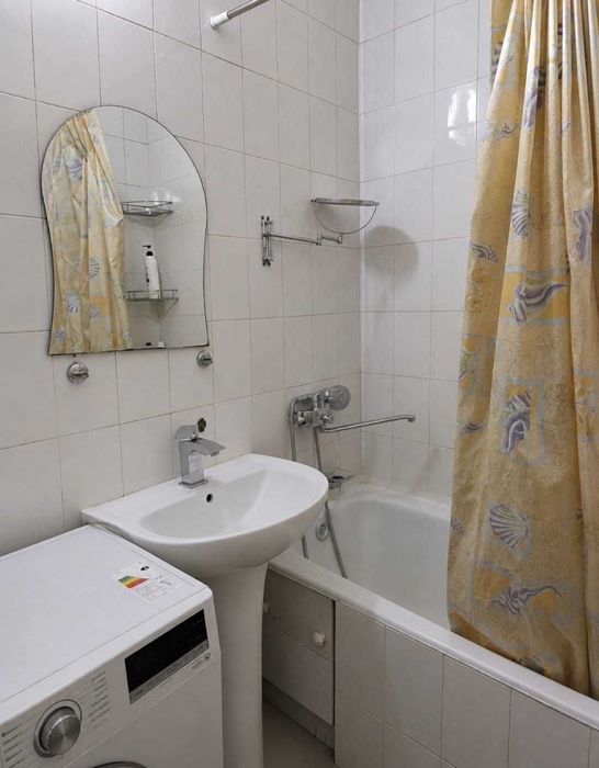 2  БИЙ Художники. Максим Горький. 4/3/5.  72м²