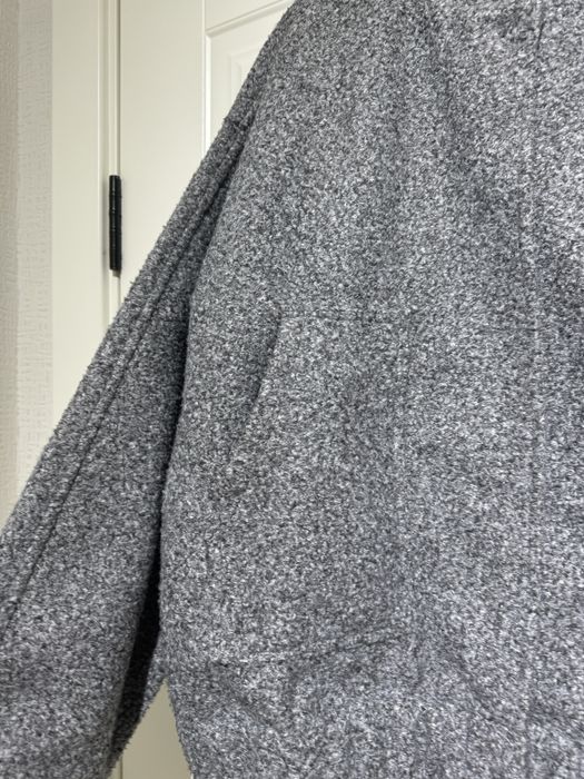 Серый бомбер, куртка