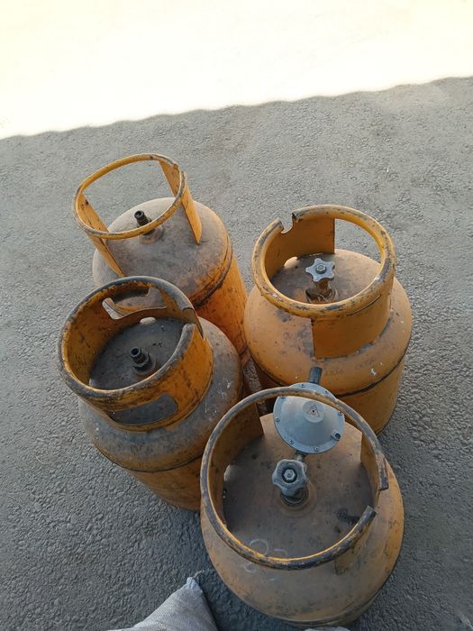 Желтый мальенкий балон продам