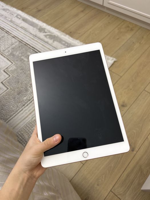 Продам iPad 7 generation на запчасти
