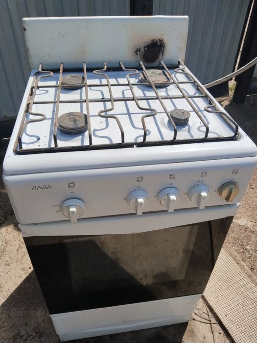 Продам газовую плиту