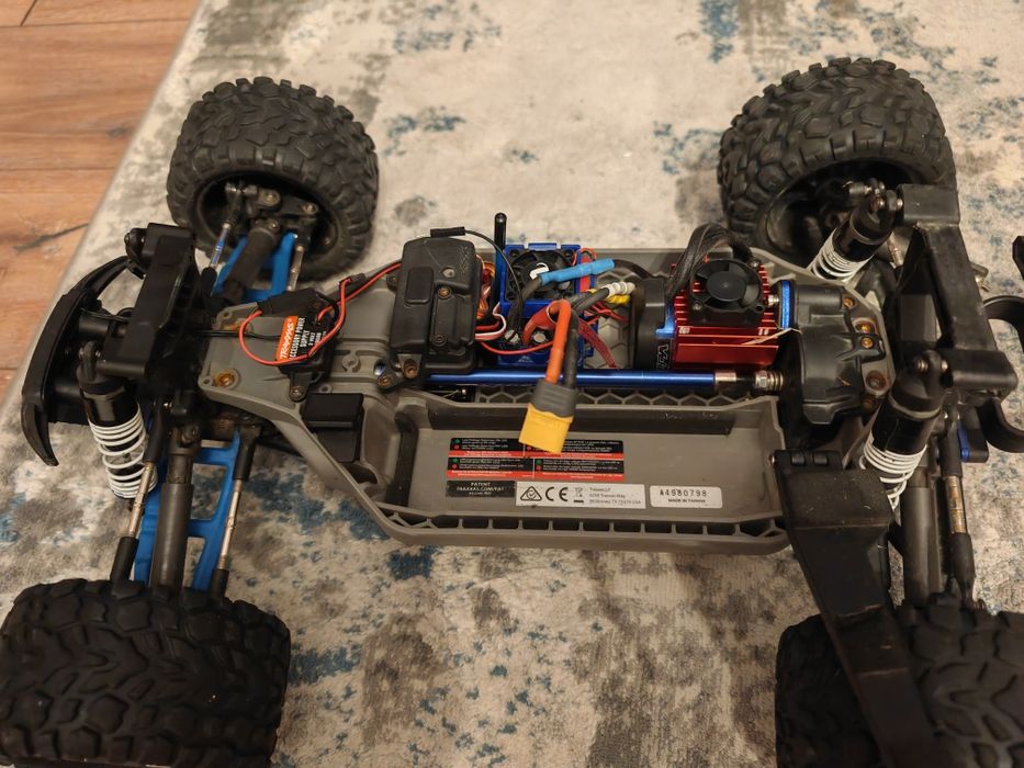 Traxxas Rustler vxl 4x4 brushless
