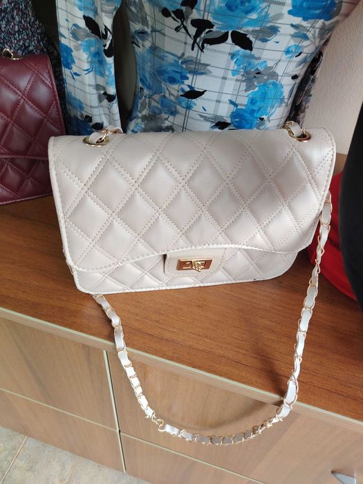 Дамски чанти  на едро и дребно