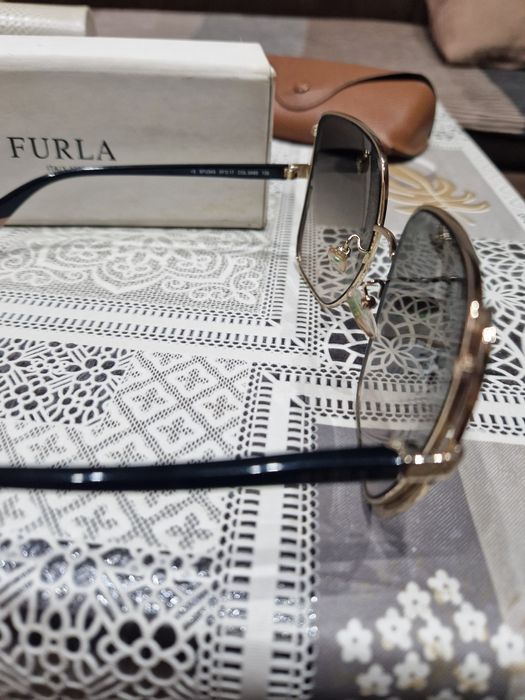 Слънчеви очила Furla и Jimmy-Choo