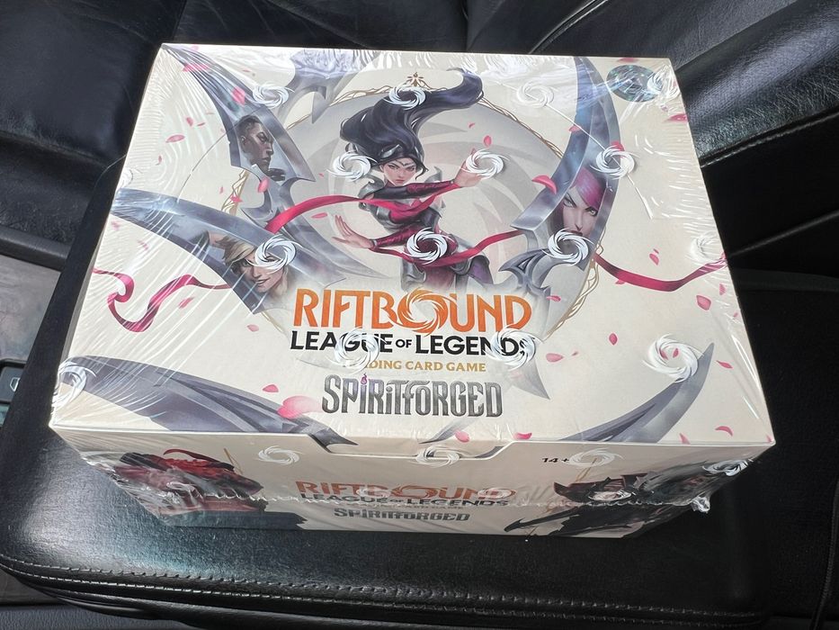 Riftbound Spiritforged booster box