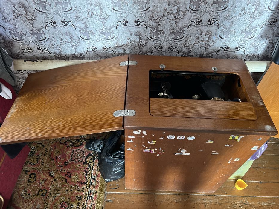 Швейная машинка стол